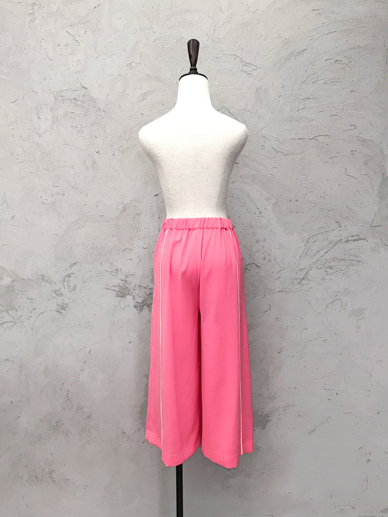 Pinky-Day! Edge Piping Cropped Pink Trousers