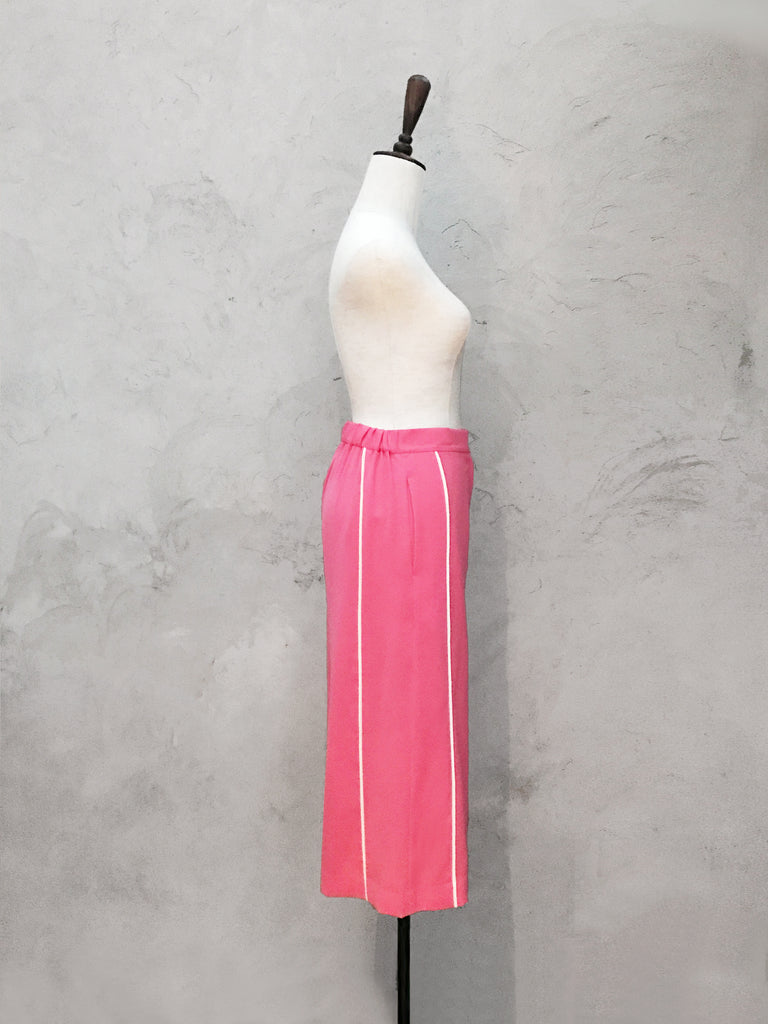 Pinky-Day! Edge Piping Cropped Pink Trousers