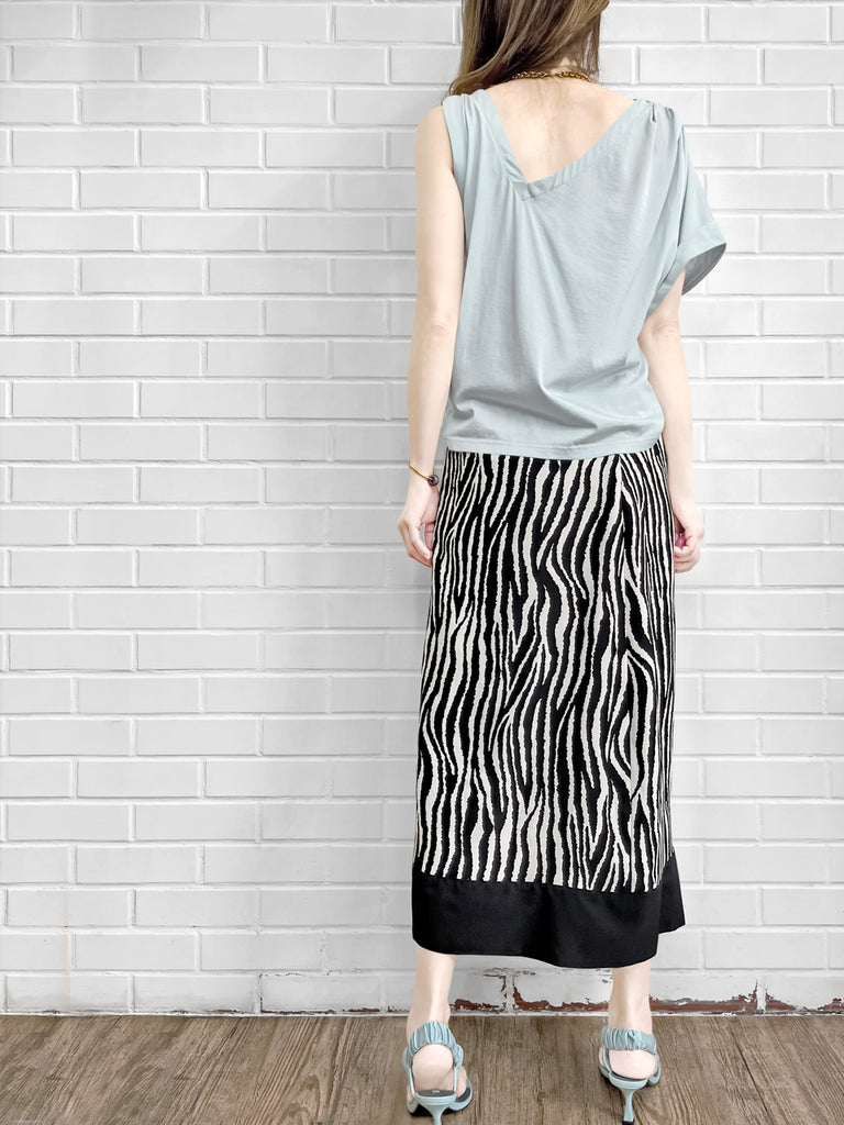 SPECIAL! Pale Blue Asymmetric Neck Roll Sleeve Tee