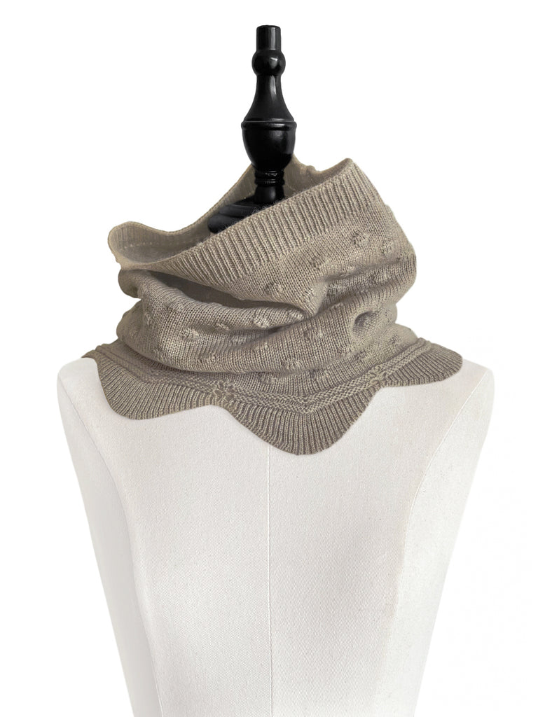 Surprise Sale! Beige Popcorn Stitch Scalloped Cashmere Wool Blend Snood
