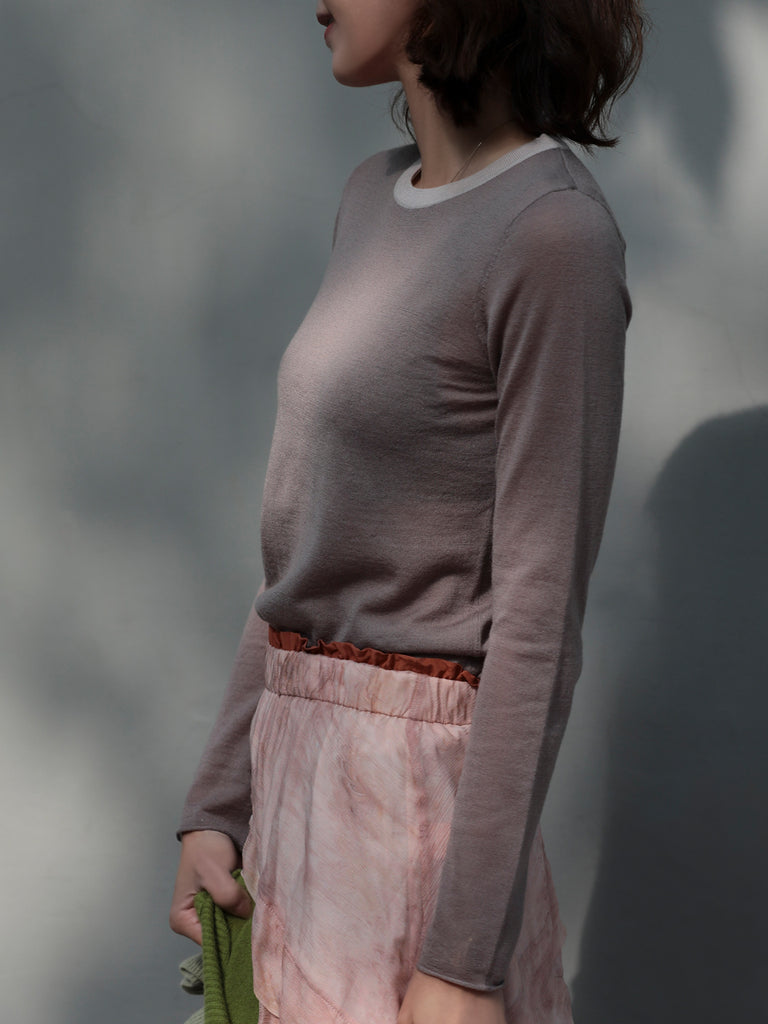 卵石灰褐色對比邊美利奴羊毛毛衣