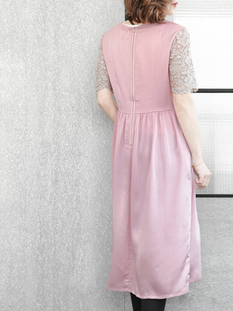 特別的!淺粉紅色蕾絲袖撞色緞面中長連身裙