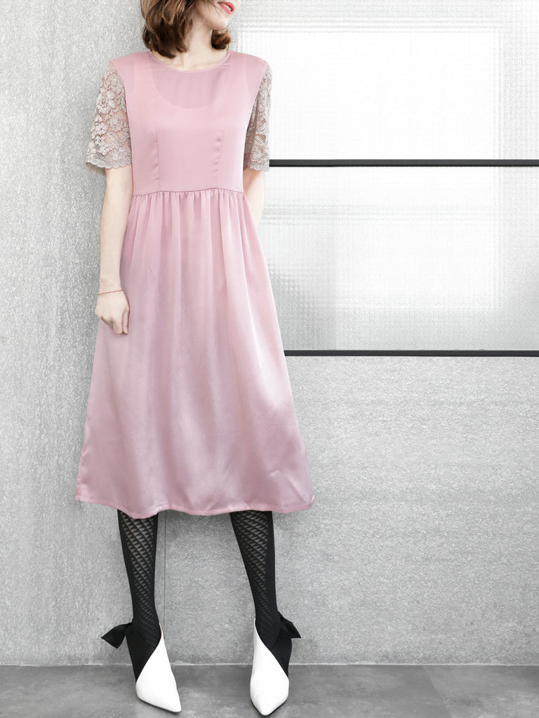 特別的!淺粉紅色蕾絲袖撞色緞面中長連身裙