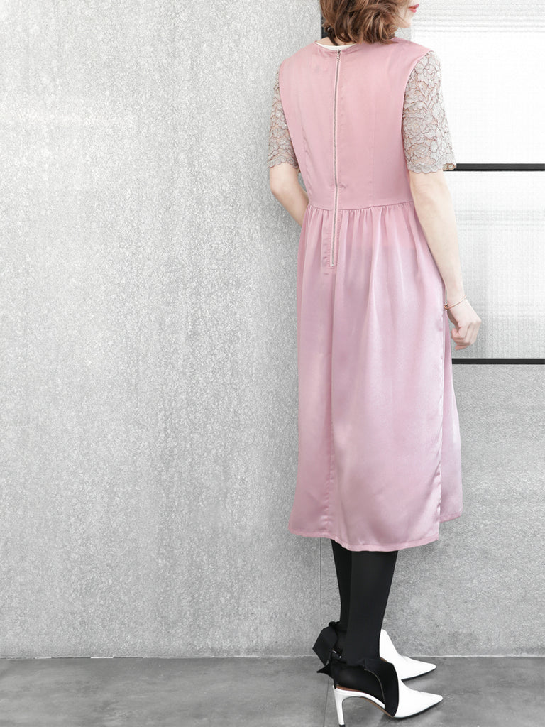 特別的!淺粉紅色蕾絲袖撞色緞面中長連身裙