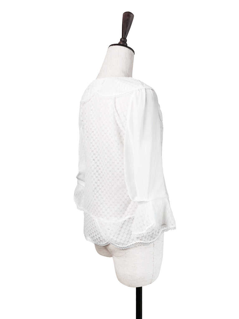 特別的!白色花瓣領荷葉邊下擺蕾絲襯衫