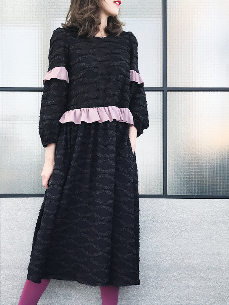 最後的機會!紋理針織寬鬆袖荷葉邊連身裙