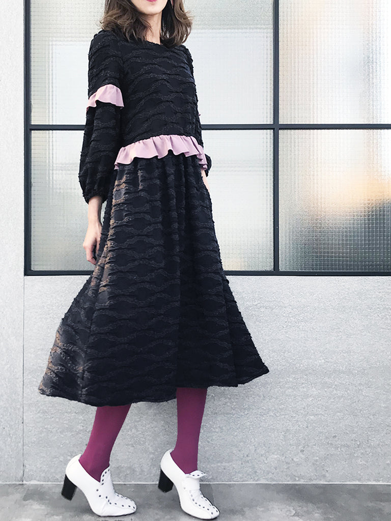 最後的機會!紋理針織寬鬆袖荷葉邊連身裙