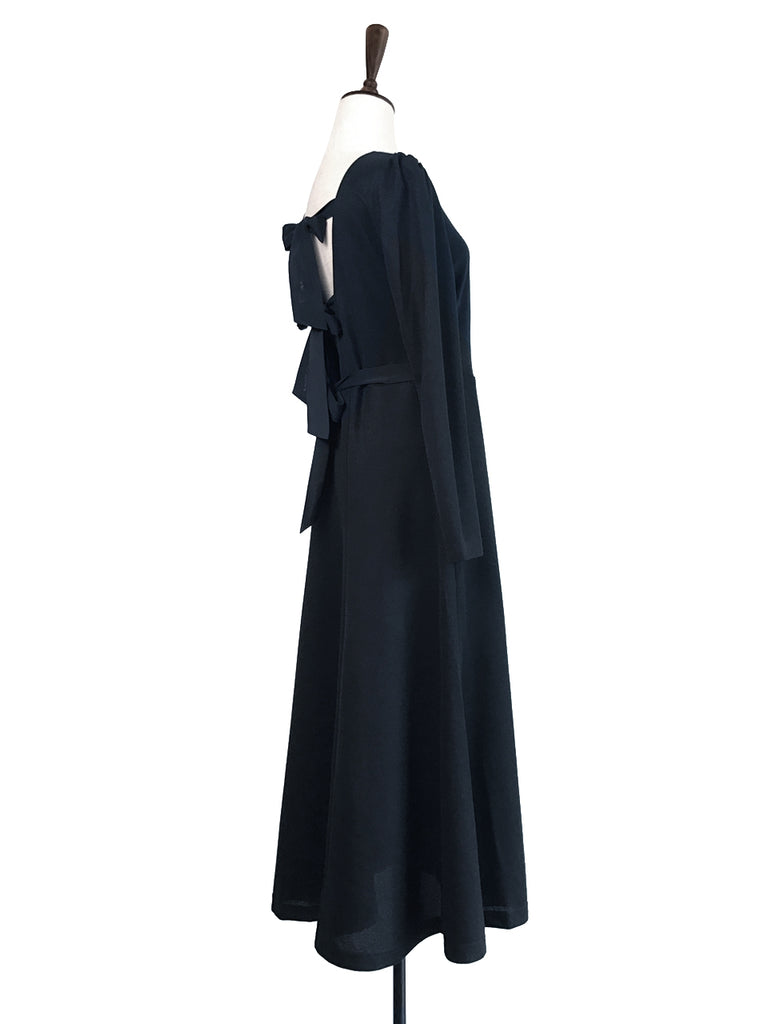 最後促銷!經典黑色後繫帶棉混紡長連身裙