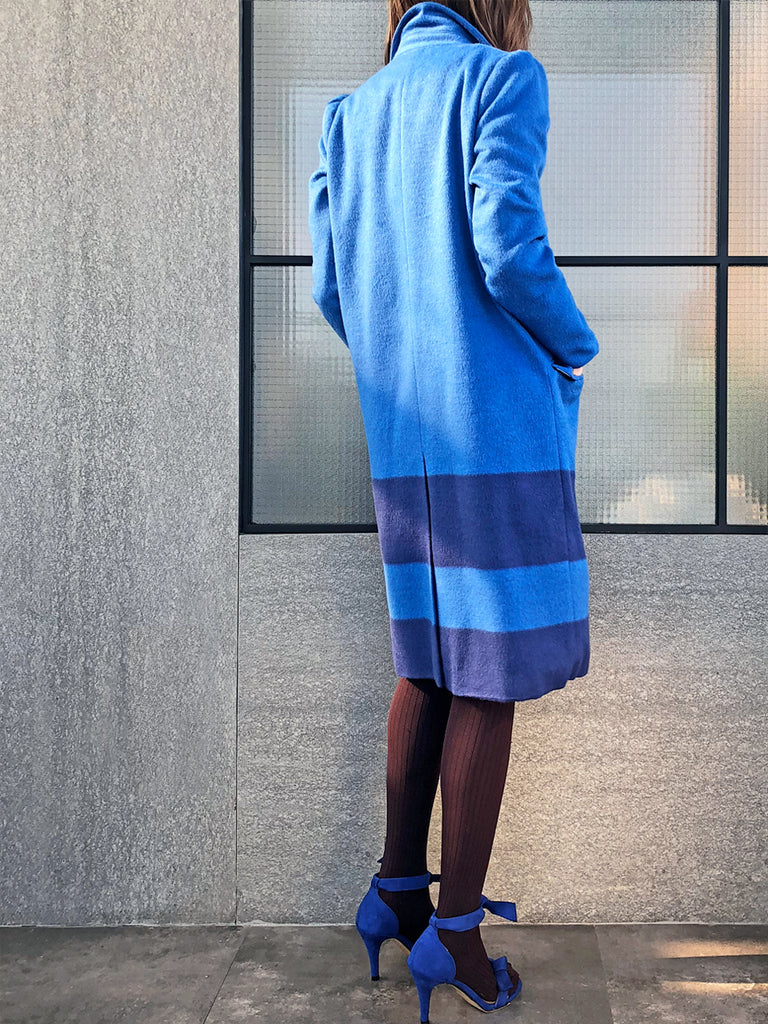 最後的機會!藍色扇貝邊羊毛羊絨混紡外套