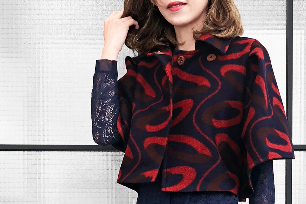 最後的機會!標誌性海軍紅印花羊毛混紡斗篷