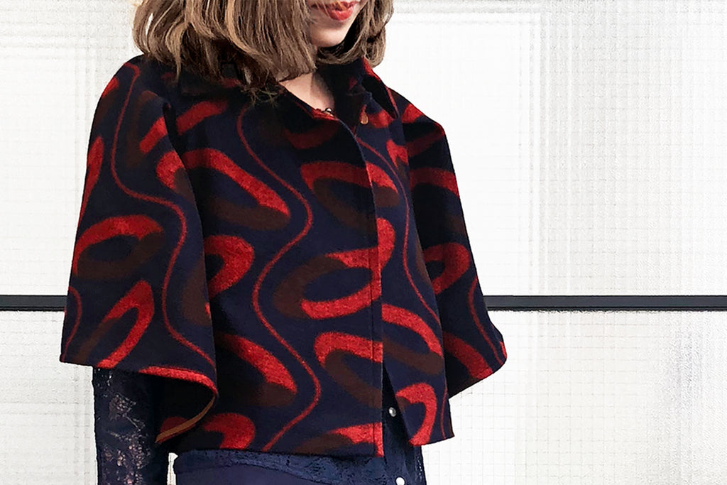 最後的機會!標誌性海軍紅印花羊毛混紡斗篷