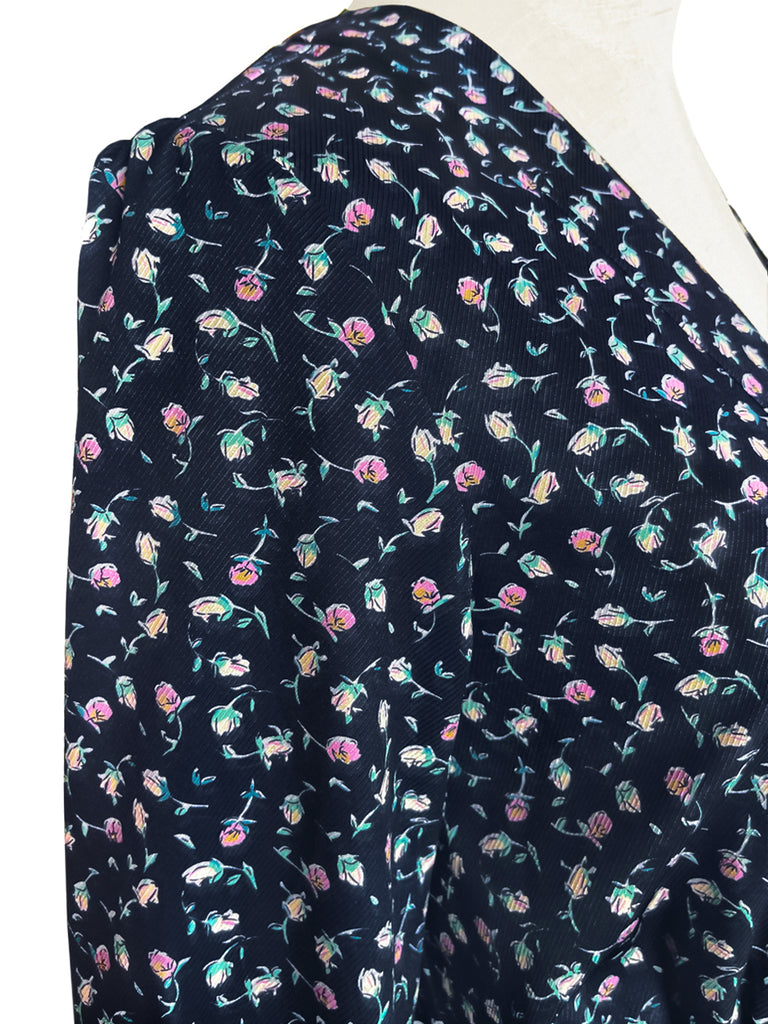 驚喜促銷!花卉印花絲質拼接 V 領手帕連身裙