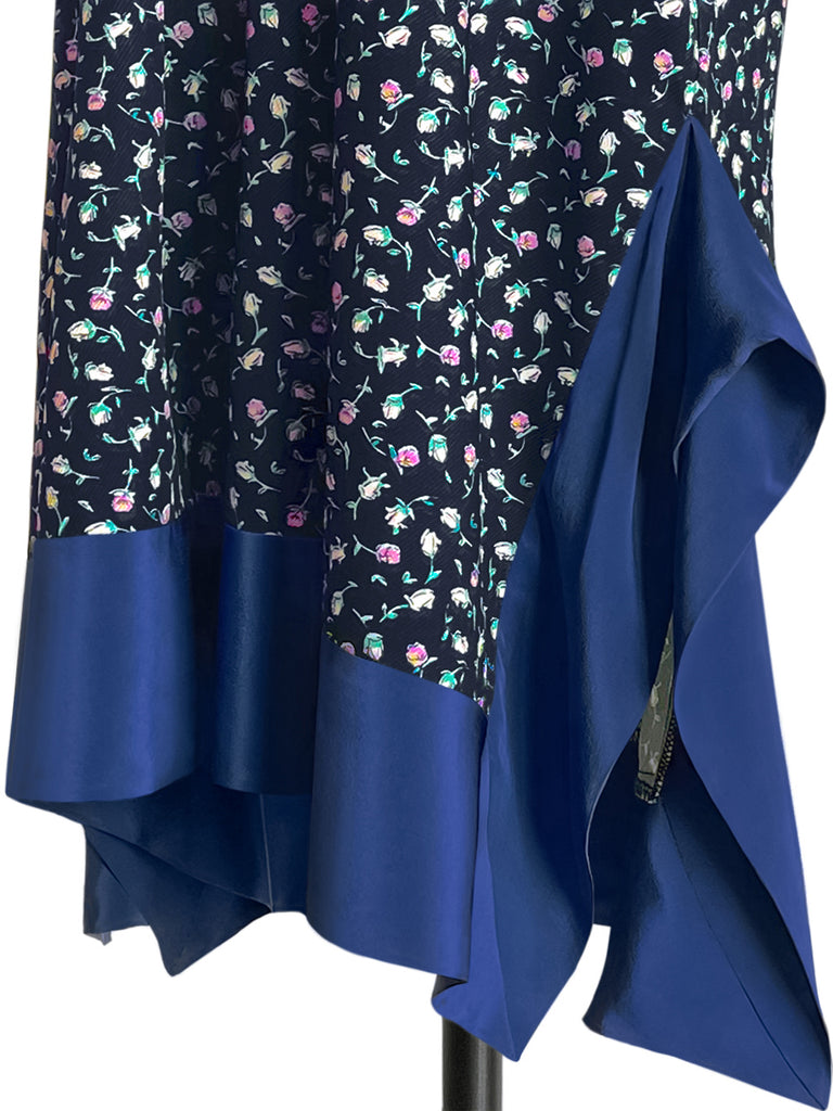 驚喜促銷!花卉印花絲質拼接 V 領手帕連身裙