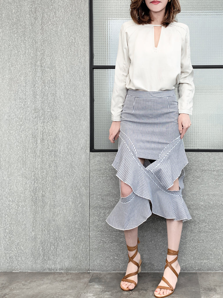 驚喜促銷!藍灰色搭配白色條紋荷葉邊鏤空半身裙