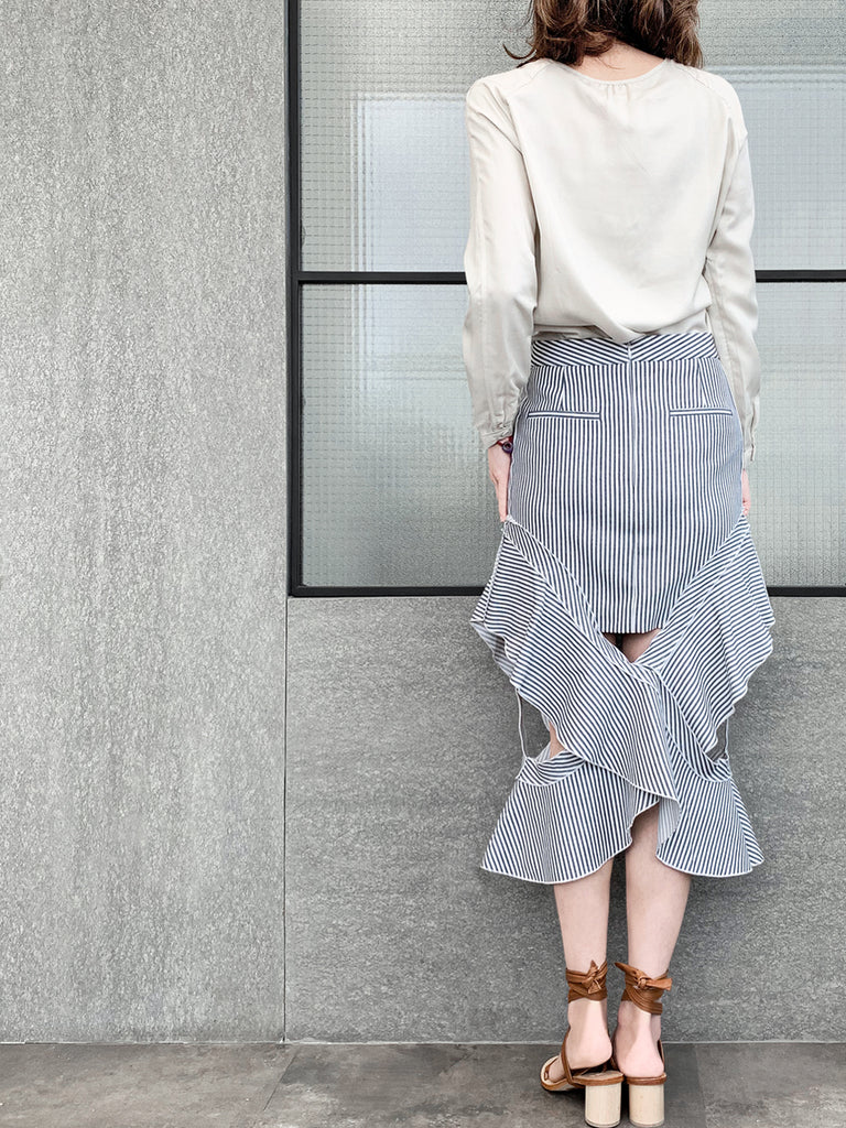 驚喜促銷!藍灰色搭配白色條紋荷葉邊鏤空半身裙