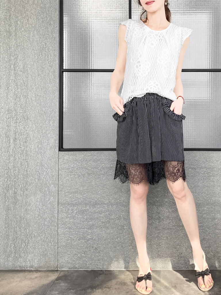 驚喜促銷!單條紋荷葉邊口袋蕾絲下擺垂墜絲質短褲