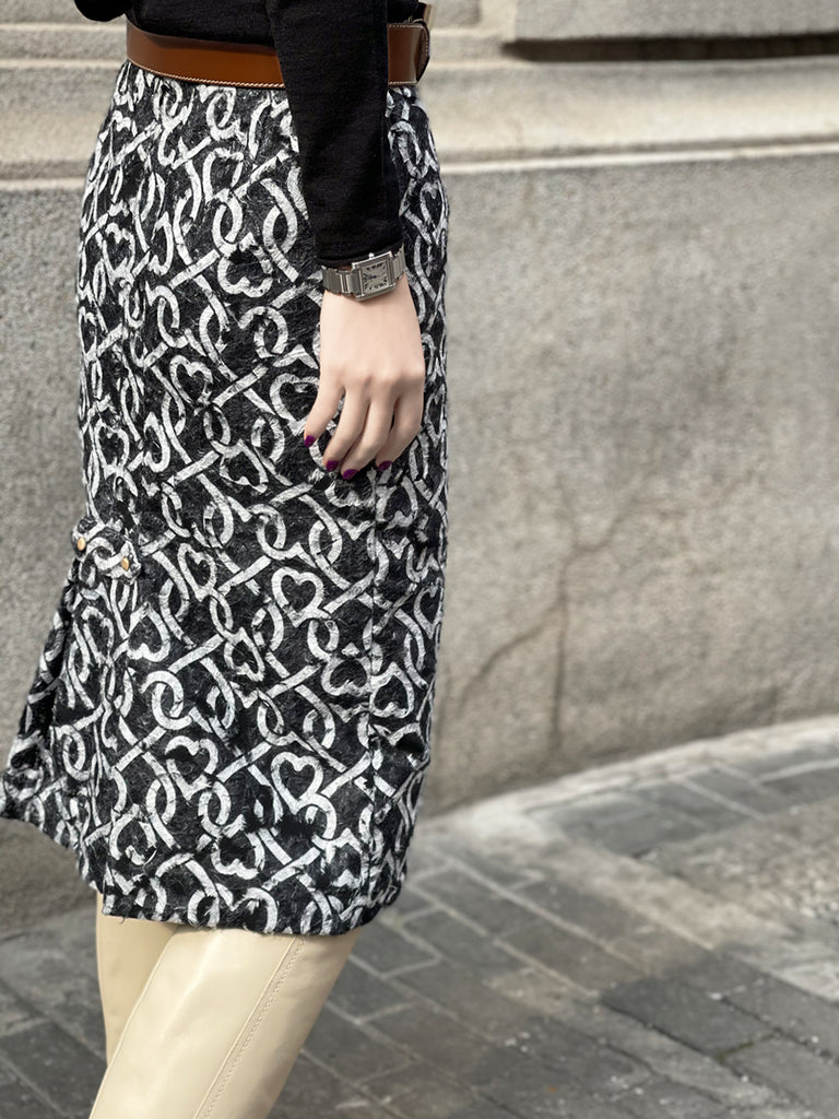 驚喜促銷!毛茸茸印花鉚釘後背褶襉直筒裙