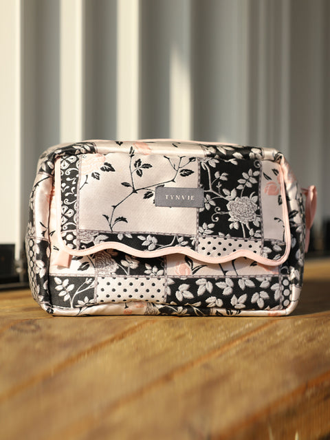 Vintage Floral Patchwork Scalloped-Edge Wash Bag